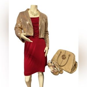 Gorgeous designer dress with so many options!